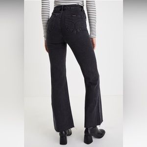 Rollas Eastcoast Crop Flare Washed Black High Rise Denim
Jeans Size 31